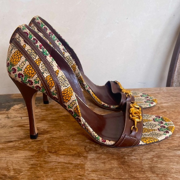 GUCCI Pineapple Print Open Toe Heels Chain Detail Only Worn Once 38.5C Italy - Picture 14 of 14